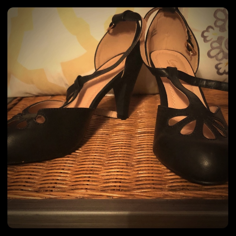 Black, size 7.5 high heels